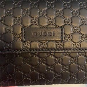 GUCCI WALLET AUTHENTIC